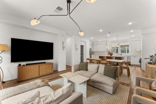 427 Omega Gln, Escondido, CA, 92025-6671 | Card Image