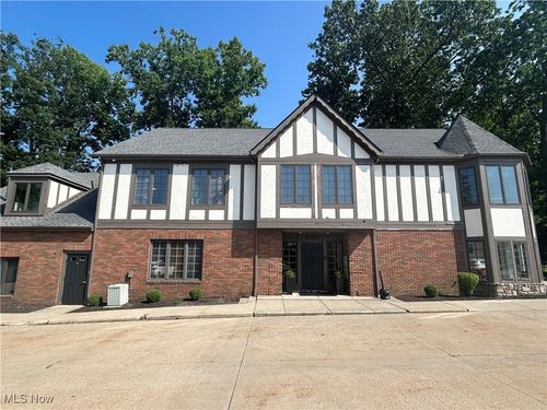 ste-103-8193 Avery Rd, Broadview Heights, OH, 44147-1673 | Card Image