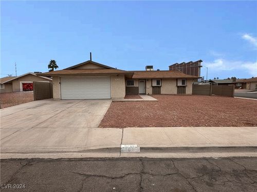 5261 Crater Circle, Las Vegas, NV, 89122 | Card Image