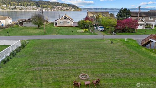 3697 Driftwood Dr, Clinton, WA, 98236-9200 | Card Image