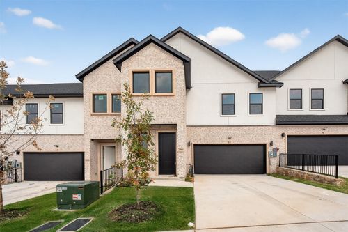 2366 Usmen Dr, Irving, TX, 75062-1241 | Card Image