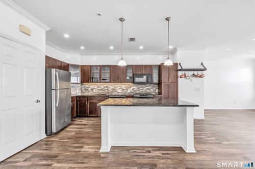 403-850 E Main Street, Stamford, CT, 06902 | Card Image