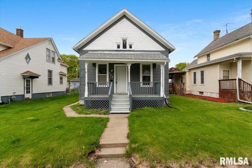 720 Wilkes Ave, Davenport, IA, 52802-1042 | Card Image