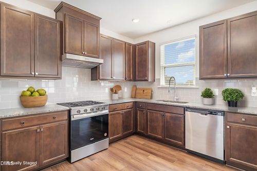 645 Thomas Gage Dr, Fuquay-Varina, NC, 27526-3471 | Card Image