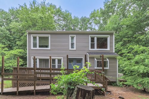 20 Redfield Cir, Derry, NH, 03038-4839 | Card Image