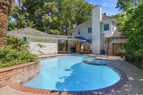 26 E Sterling Pond Cir, The Woodlands, TX, 77382-1053 | Card Image