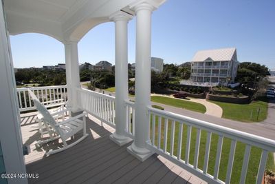 streetside porch (1280x853) | Image 3