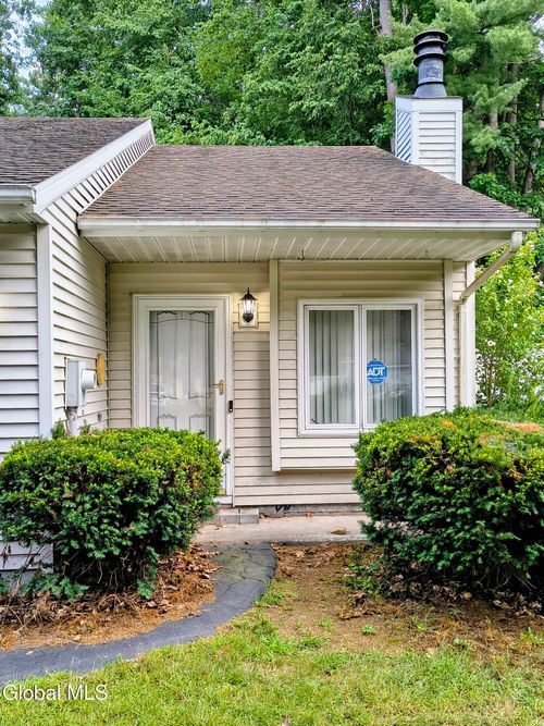 152 Tallow Wood Dr, Clifton Park, NY, 12065-2812 | Card Image