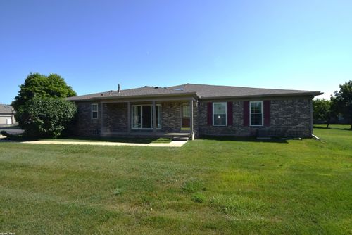 11186 Spruce Ct, Washington Township, MI, 48094-3725 | Card Image