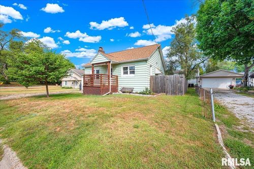 1603 Caroline St, Pekin, IL, 61554-3833 | Card Image