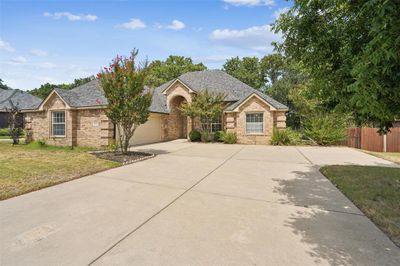 2029 Country Brook Drive, House other with 3 bedrooms, 2 bathrooms and null parking in Weatherford TX | Image 1