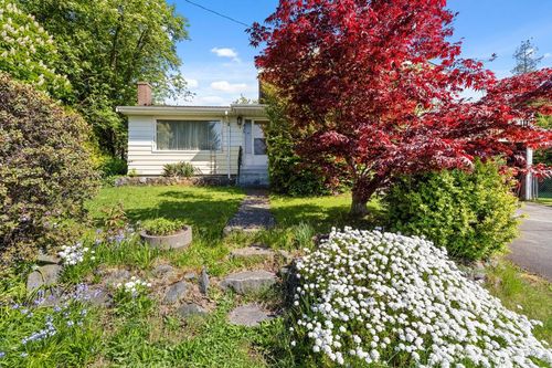 415 Marmont St, Coquitlam, BC, V3K4S3 | Card Image