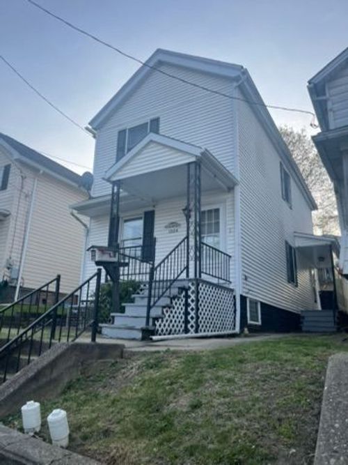 1004 Wallace St, Vandergrift, PA, 15690-1634 | Card Image
