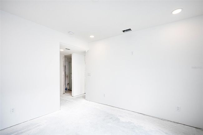 Master Bedroom | Image 15