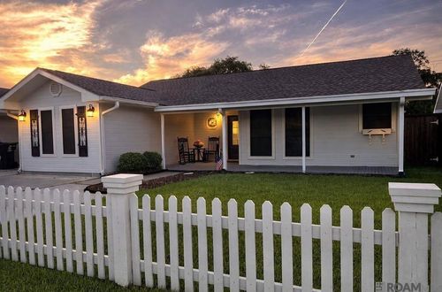 419 Woodfield Blvd, Houma, LA, 70364-3706 | Card Image