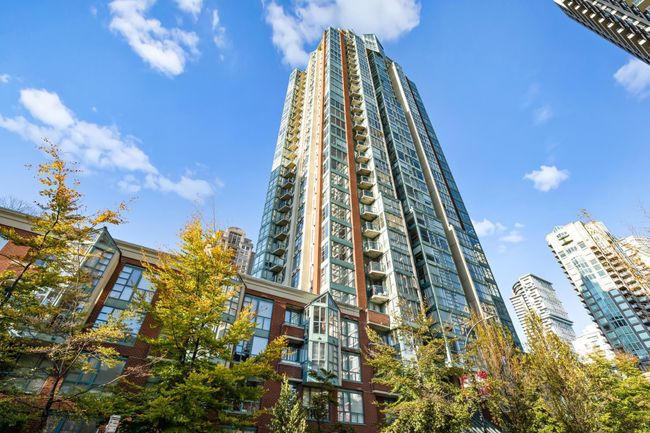 909 - 939 Homer St, Condo with 2 bedrooms, 1 bathrooms and 1 parking in Vancouver BC | Image 1