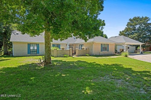 1509 Oak Leaf Cir, Gautier, MS, 39553-7427 | Card Image