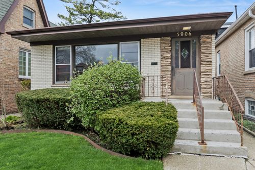 5906 Capulina Ave, Morton Grove, IL, 60053-3003 | Card Image