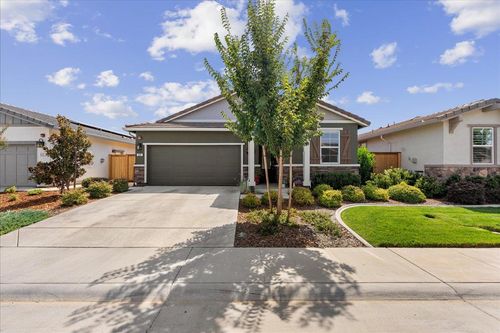 823 Riley Way, Lincoln, CA, 95648-8193 | Card Image