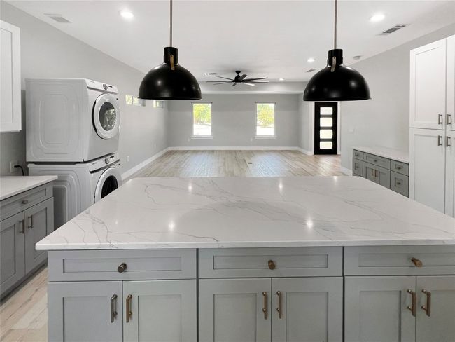 9614 Newfoundland Cir, House other with 3 bedrooms, 2 bathrooms and 2 parking in Austin TX | Image 9