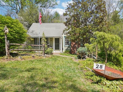 28 Kensington Dr, Asheville, NC, 28805-2425 | Card Image