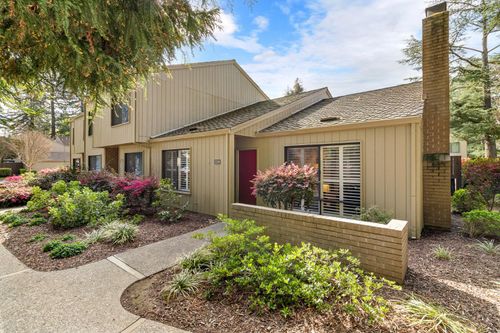 2240 Swarthmore Dr, Sacramento, CA, 95825-6608 | Card Image