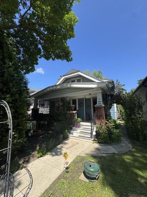934 S 31st Street, Milwaukee, WI, 53215 | Card Image