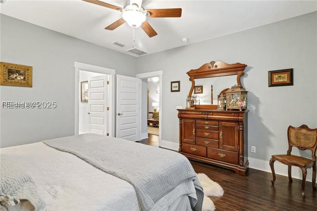Primary suite Bedroom | Image 21