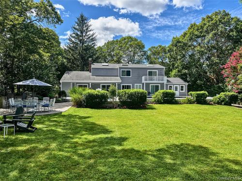 220 Pleasure Dr, Riverhead, NY, 11901-4923 | Card Image