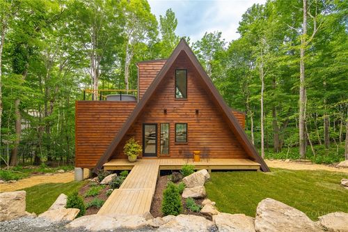 122 Wintergreen Way Rd, Beech Mountain, NC, 28604-8249 | Card Image