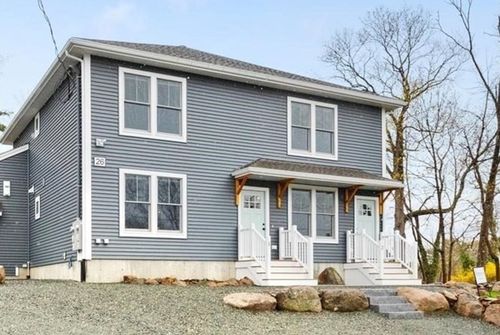 1-26 Lyndale Ave, Gloucester, MA, 01930-2416 | Card Image