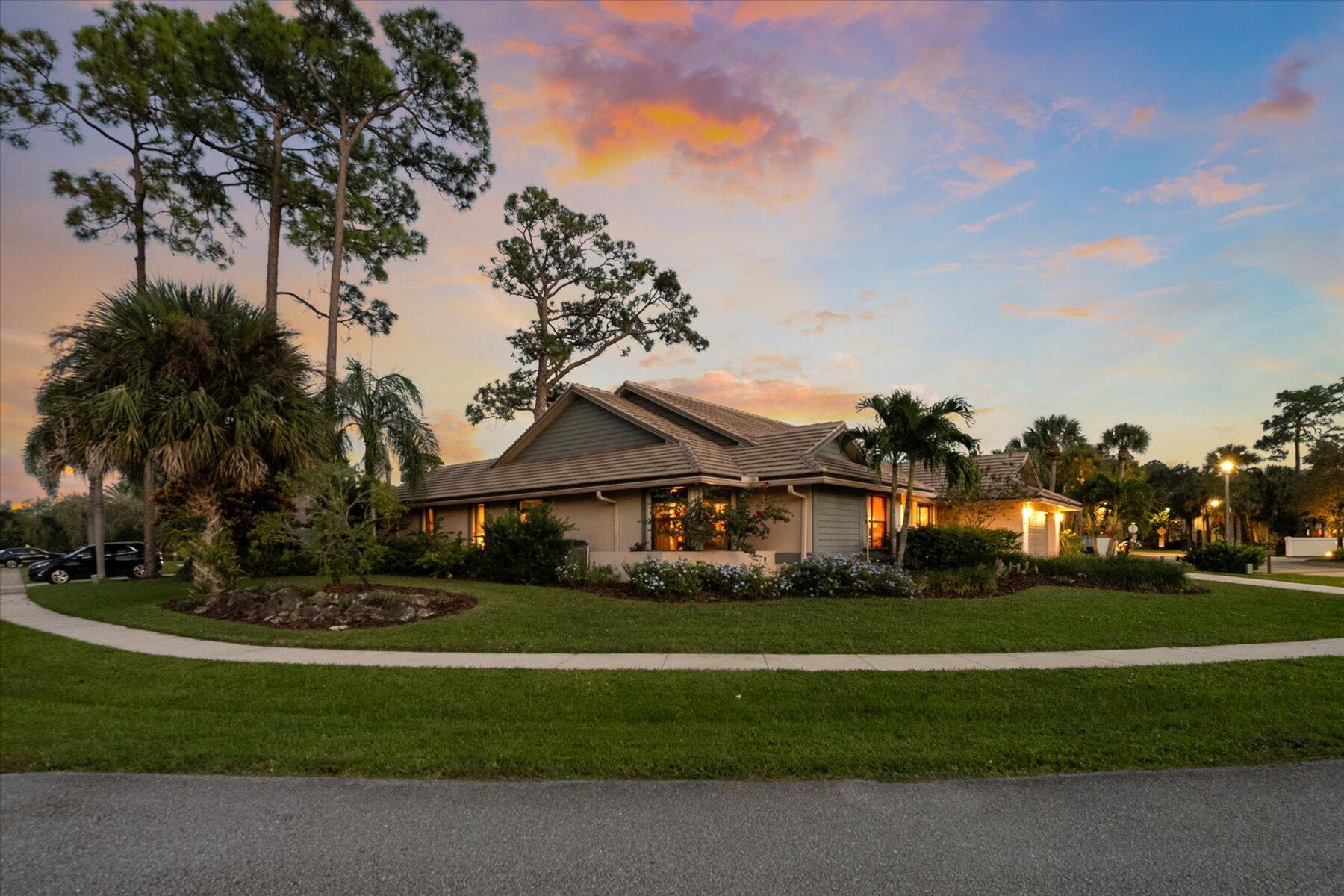 Kingsbury Dr, Wellington, FL 33414