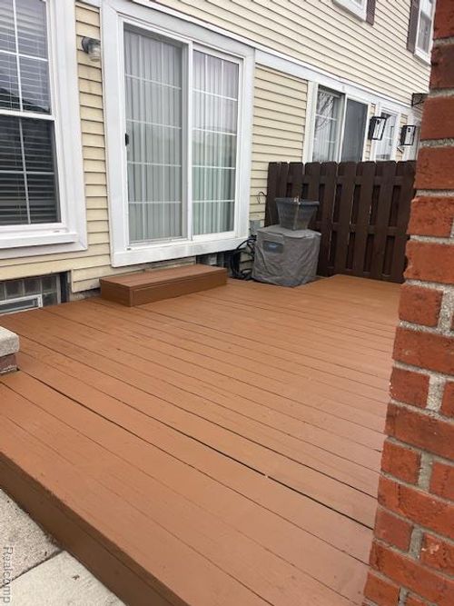 39508 Old Dominion Dr, Clinton Township, MI, 48038-2648 | Card Image