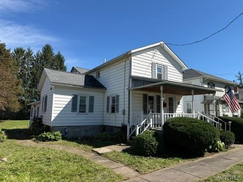 8 S Hartland St, Middleport, NY, 14105-1207 | Card Image