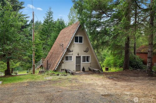 580 E Emerald Lake Dr E, Grapeview, WA, 98546-9510 | Card Image