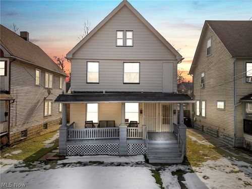 3011 Bradwell Ave, Cleveland, OH, 44109-2720 | Card Image