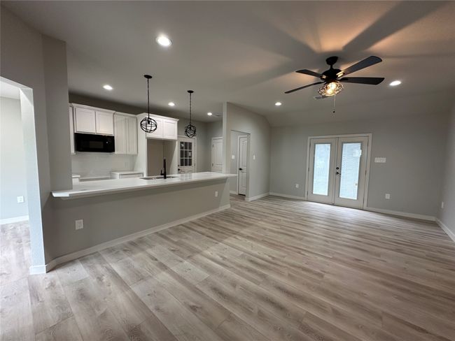 317 N Clark St, House other with 3 bedrooms, 2 bathrooms and null parking in Comanche TX | Image 4