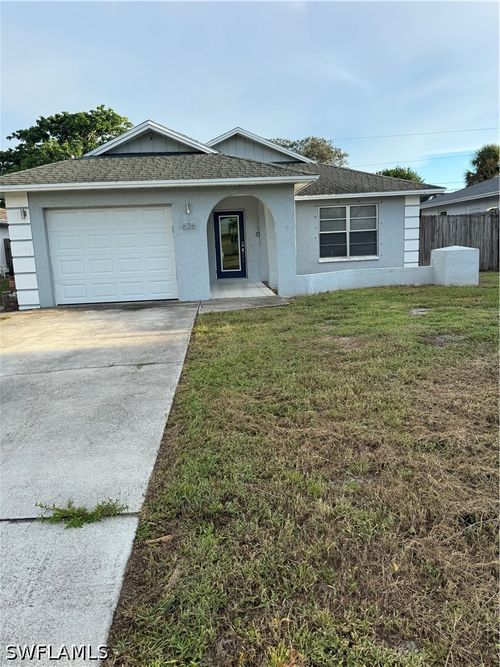 626 103rd Ave N, NAPLES, FL, 34108-3219 | Card Image