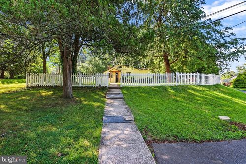 586 Lewisberry Rd, NEW CUMBERLAND, PA, 17070-2735 | Card Image