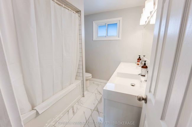 7639 Jubilee Dr, House other with 3 bedrooms, 3 bathrooms and 2 parking in Niagara Falls ON | Image 21