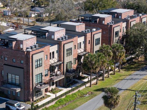 64 N Park Ave, WINTER GARDEN, FL, 34787 | Card Image