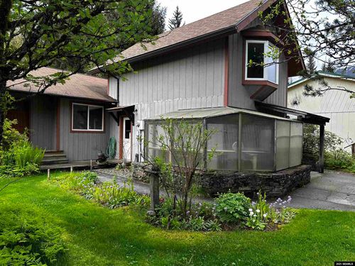 9238 Emily Way, Juneau, AK, 99801-8873 | Card Image