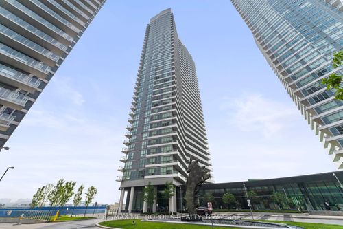 11-117 Mcmahon Dr, North York, ON, M2K0E4 | Card Image