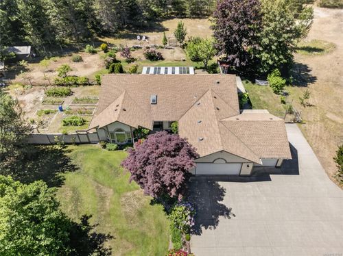 657 Sierra Pines Rd, Comox, BC, V9M3W8 | Card Image