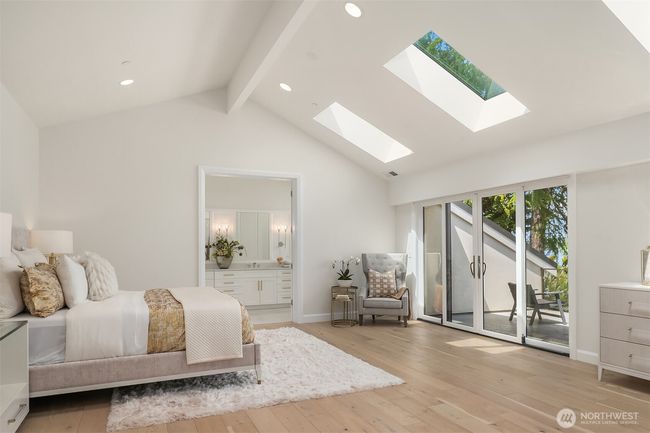 8620 N Mercer Way, House other with 5 bedrooms, 5 bathrooms and 3 parking in Mercer Island WA | Image 18