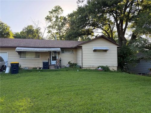 8720 Longview Ct, Kansas City, MO, 64134-3674 | Card Image