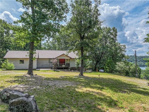 161 Hillcrest Rd, Eureka Springs, AR, 72631-9080 | Card Image