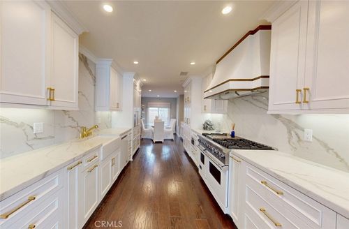 16143 Saint Croix Cir, Huntington Beach, CA, 92649-2052 | Card Image