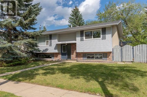 3719 63 St, Camrose, AB, T4V3A1 | Card Image