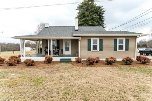 1711 W Mountain Street, Kernersville, NC, 27284 | Card Image